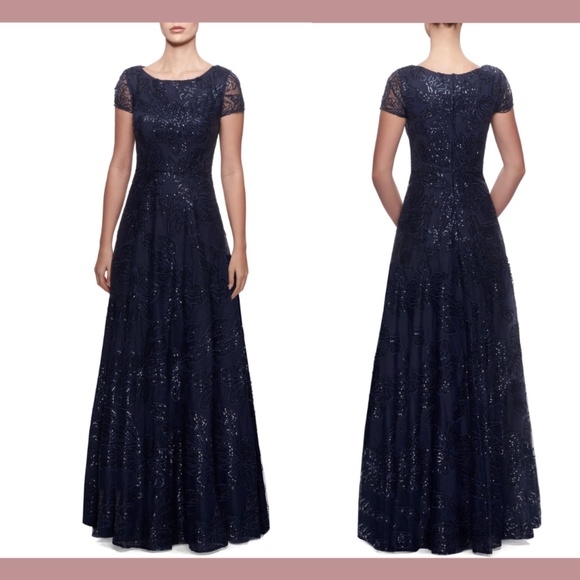 NEW La Femme [ 20 Regular ] Sequin Floral Embroidered Gown‎ in Navy - Picture 1 of 12